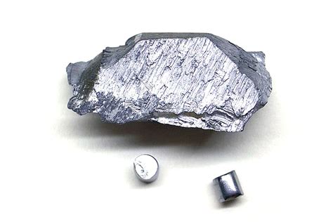 Vanadium (V) .